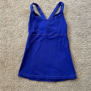 Lululemon tank with adjustable shelf bra size 8? 6?